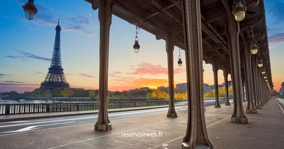 Paris, Tour Eiffel, pont Bir-Hakeim